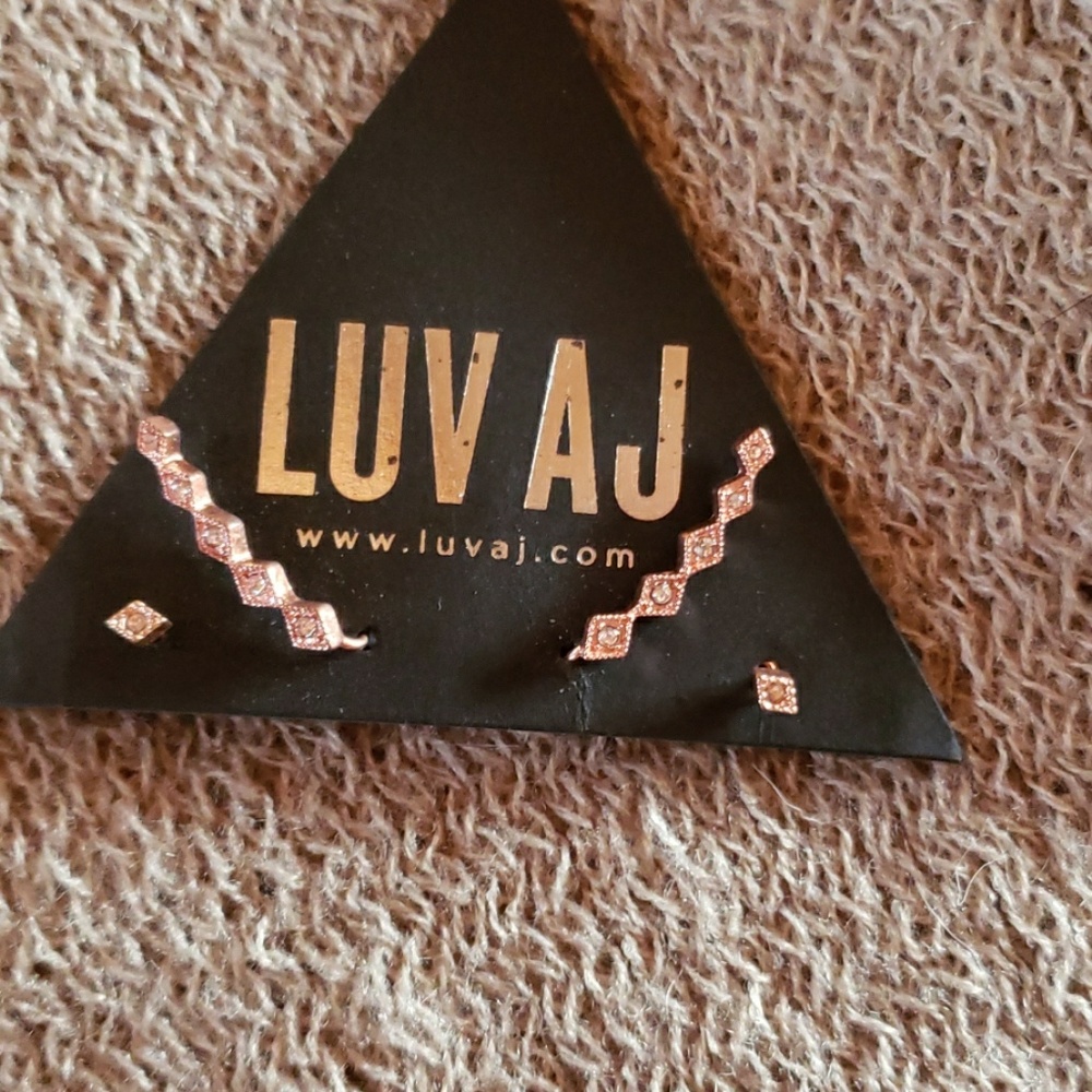 Luv AJ Kite crawling earring set